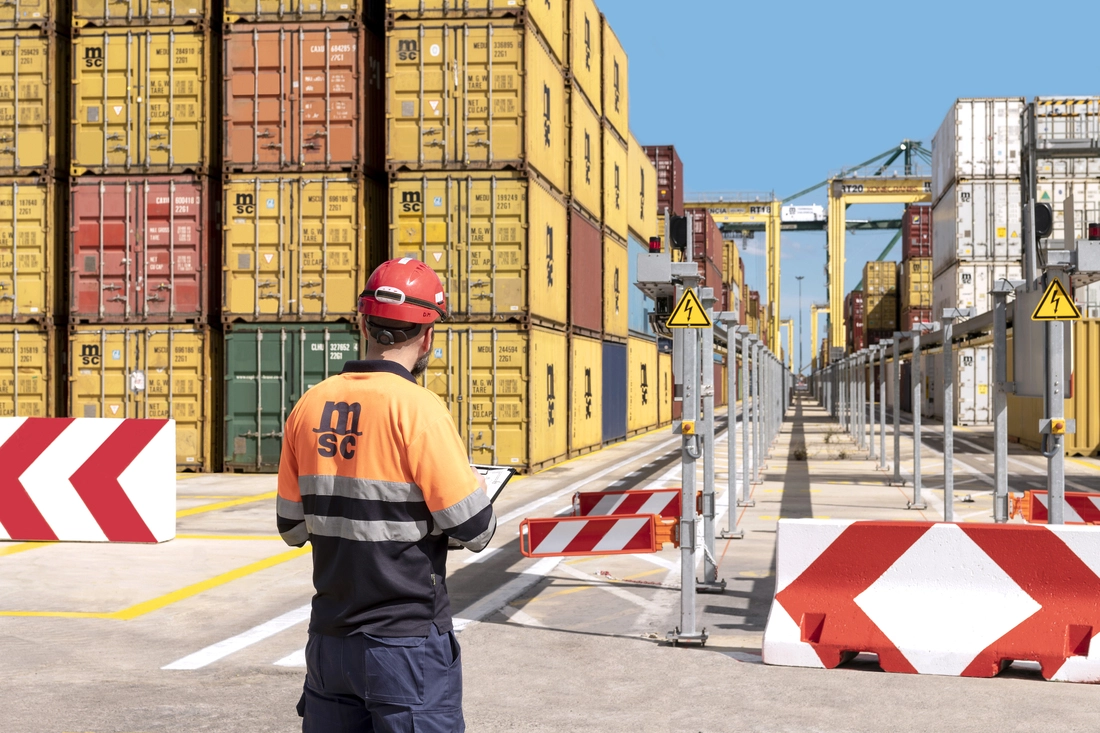 Mastering Mega Loads: How Heavy Lift Shipping Works